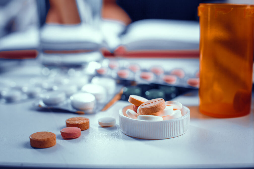 Chiropractic: A Better Choice Than Opioids For Back Pain Chiropractic: A Better Choice Than Opioids for Back Pain
